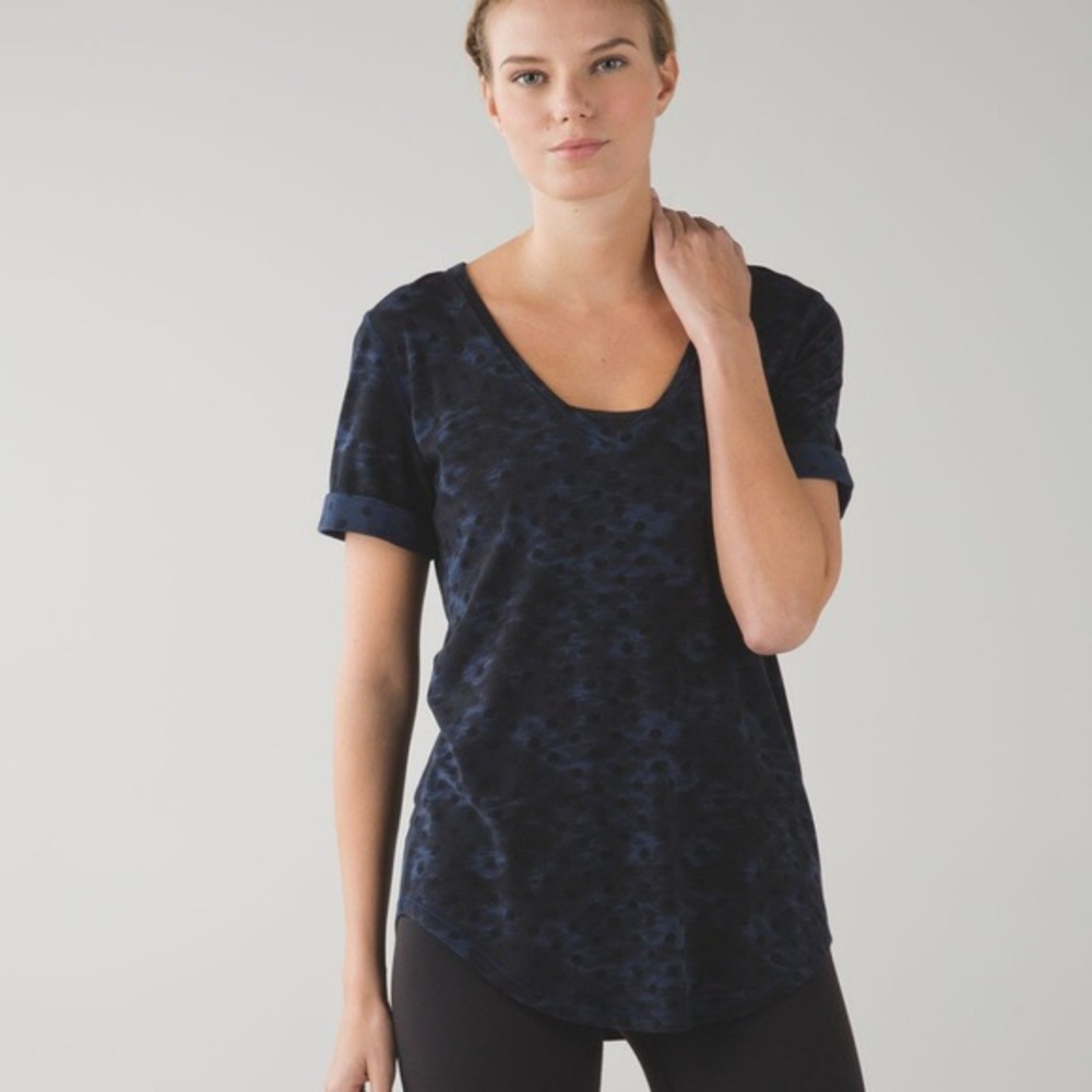 Lululemon Love Tee Dark Blue Dot